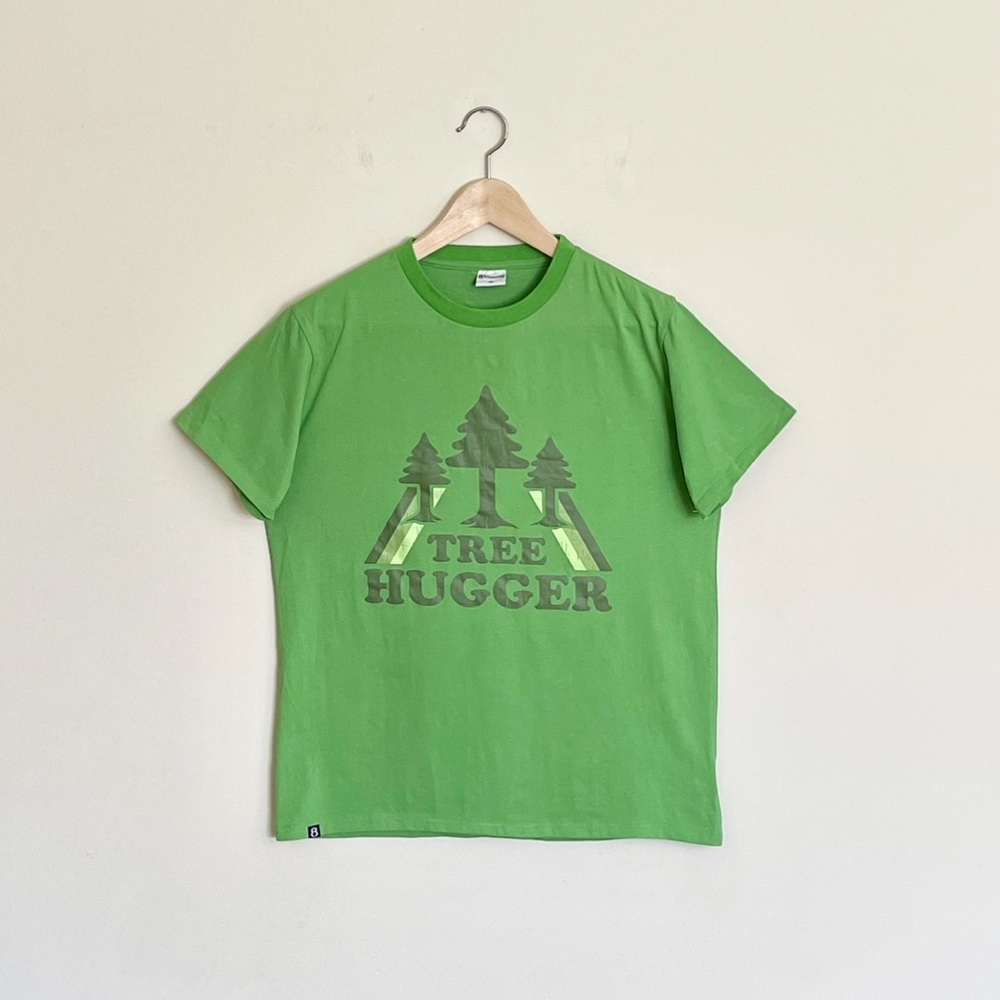 8 Billion Trees “Tree Hugger” Graphic Green Eco T Shirt Adult size Medium